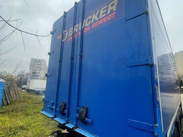 Белый Вольво ФХ, объемом двигателя 12.1 л и пробегом 1000 тыс. км за 19000 $, фото 12 на Automoto.ua