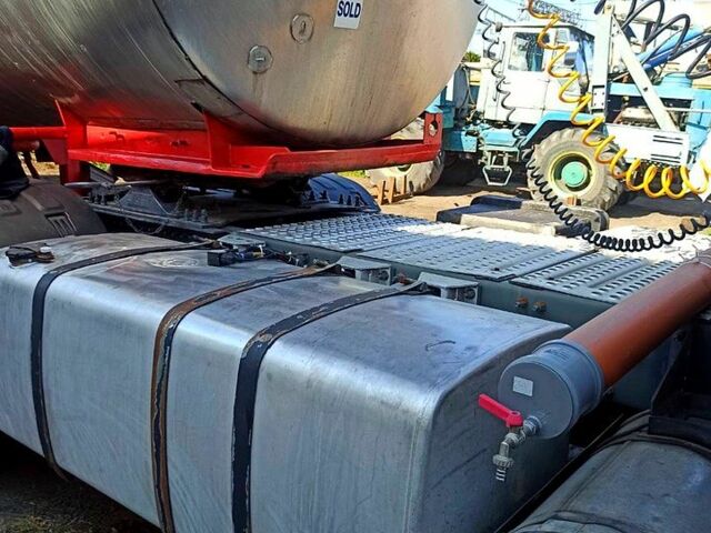 Белый Вольво ФХ, объемом двигателя 12.1 л и пробегом 1000 тыс. км за 8700 $, фото 3 на Automoto.ua