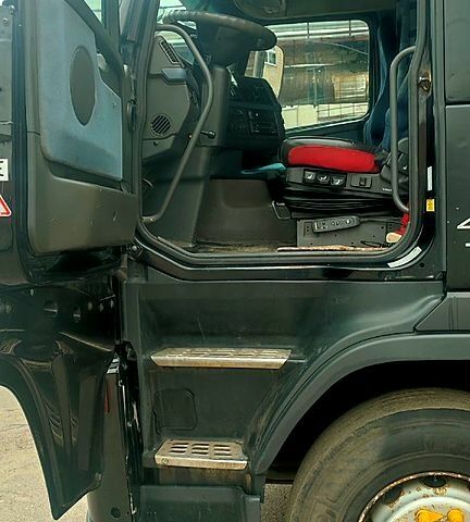 Чорний Вольво FH, об'ємом двигуна 12.8 л та пробігом 0 тис. км за 12500 $, фото 1 на Automoto.ua