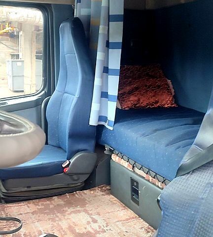 Чорний Вольво FH, об'ємом двигуна 12.8 л та пробігом 0 тис. км за 12500 $, фото 7 на Automoto.ua