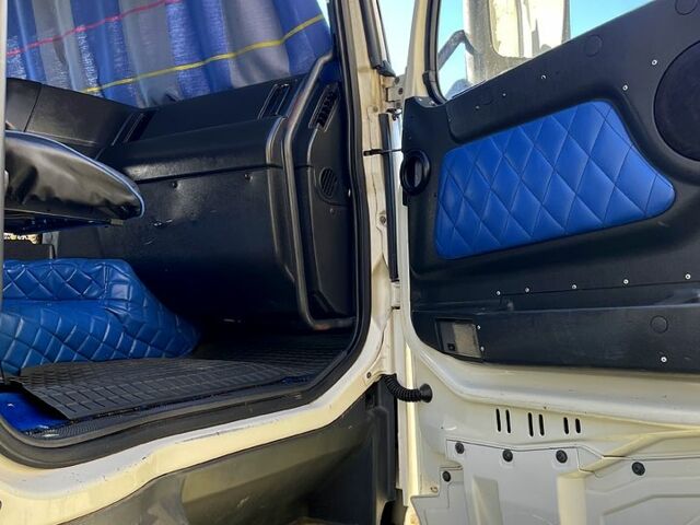 Вольво ФХ, объемом двигателя 12 л и пробегом 999 тыс. км за 6000 $, фото 3 на Automoto.ua