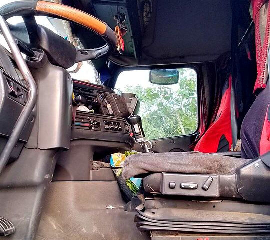 Вольво ФХ, объемом двигателя 13.8 л и пробегом 111 тыс. км за 4500 $, фото 5 на Automoto.ua