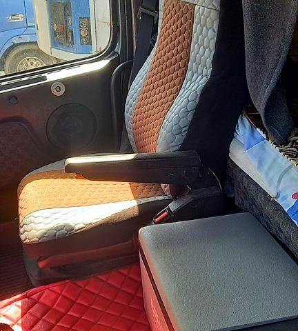 Вольво ФХ, объемом двигателя 12 л и пробегом 0 тыс. км за 10500 $, фото 6 на Automoto.ua