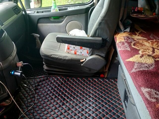 Вольво ФХ, объемом двигателя 11.2 л и пробегом 2211 тыс. км за 6200 $, фото 2 на Automoto.ua