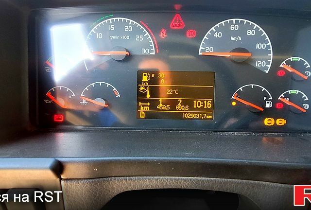 Вольво ФХ, объемом двигателя 12.8 л и пробегом 1210 тыс. км за 14900 $, фото 8 на Automoto.ua