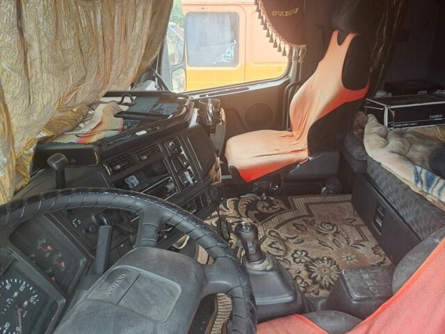 Вольво ФХ, объемом двигателя 0 л и пробегом 0 тыс. км за 4000 $, фото 3 на Automoto.ua