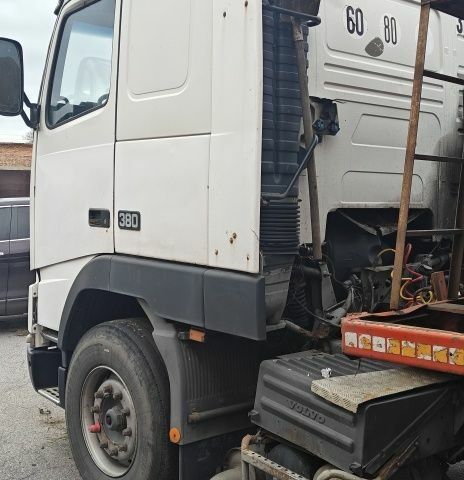 Вольво ФХ, объемом двигателя 0 л и пробегом 0 тыс. км за 3500 $, фото 2 на Automoto.ua