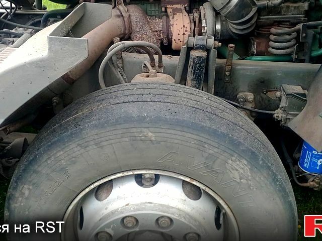 Зеленый Вольво ФХ, объемом двигателя 12.1 л и пробегом 1000 тыс. км за 6000 $, фото 1 на Automoto.ua