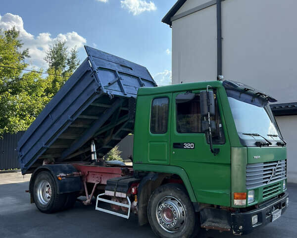 Зелений Вольво FL 10, об'ємом двигуна 9.6 л та пробігом 795 тис. км за 9700 $, фото 1 на Automoto.ua