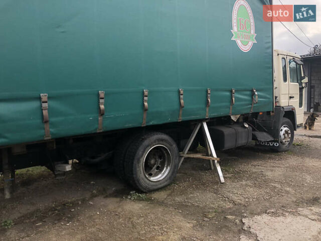 Белый Вольво FL 6, объемом двигателя 5.48 л и пробегом 650 тыс. км за 5900 $, фото 2 на Automoto.ua