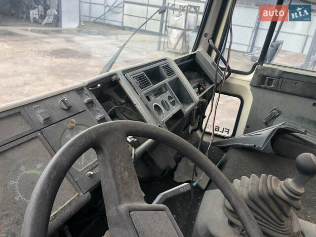 Белый Вольво FL 6, объемом двигателя 5.48 л и пробегом 650 тыс. км за 5900 $, фото 7 на Automoto.ua