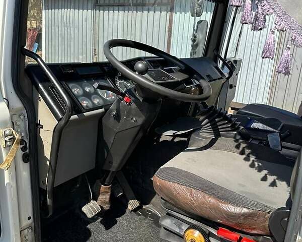 Белый Вольво FL 6, объемом двигателя 3.99 л и пробегом 503 тыс. км за 5800 $, фото 1 на Automoto.ua