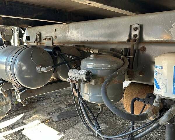 Белый Вольво FL 6, объемом двигателя 3.99 л и пробегом 503 тыс. км за 6100 $, фото 7 на Automoto.ua