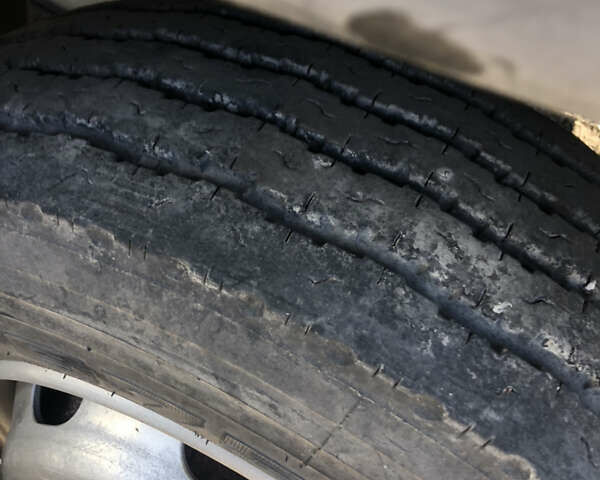 Белый Вольво FL 6, объемом двигателя 5.48 л и пробегом 668 тыс. км за 6900 $, фото 7 на Automoto.ua