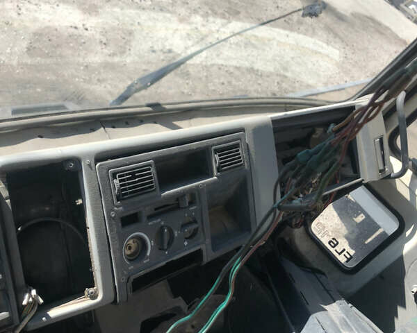 Білий Вольво FL 6, об'ємом двигуна 5.48 л та пробігом 668 тис. км за 6900 $, фото 12 на Automoto.ua