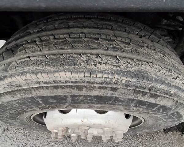 Белый Вольво FL 6, объемом двигателя 5.48 л и пробегом 300 тыс. км за 12000 $, фото 6 на Automoto.ua