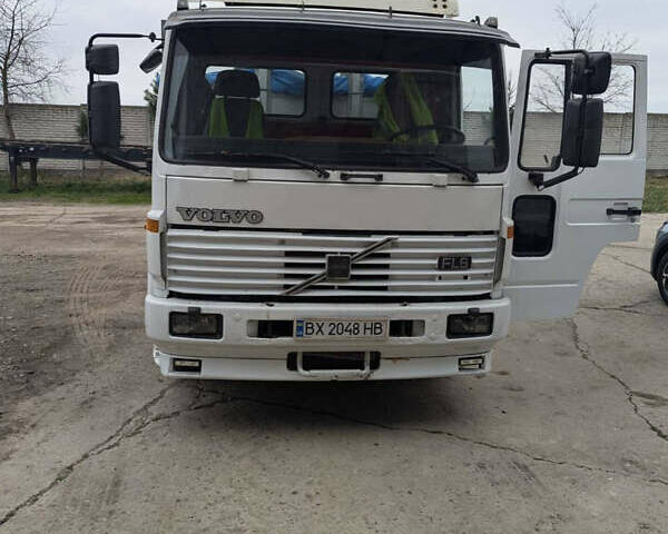 Белый Вольво FL 6, объемом двигателя 5.48 л и пробегом 593 тыс. км за 27700 $, фото 1 на Automoto.ua