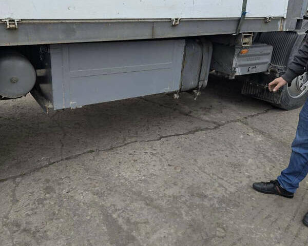 Белый Вольво FL 6, объемом двигателя 5.48 л и пробегом 593 тыс. км за 27700 $, фото 7 на Automoto.ua
