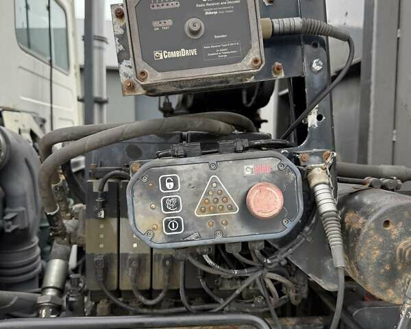 Белый Вольво FL 6, объемом двигателя 5.5 л и пробегом 185 тыс. км за 38000 $, фото 9 на Automoto.ua