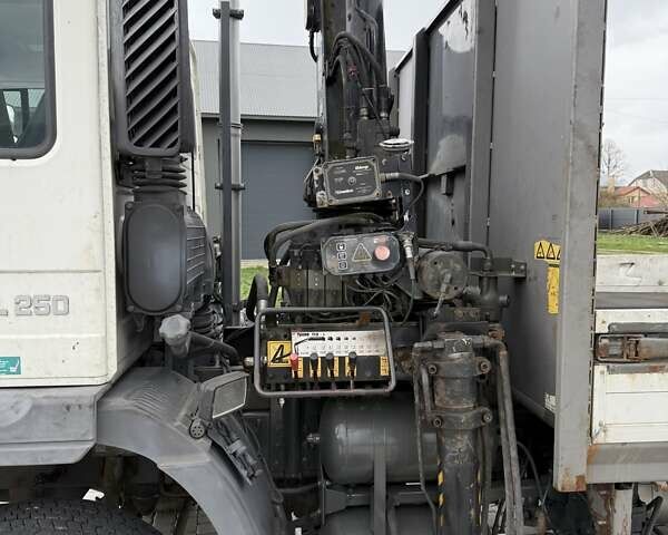 Белый Вольво FL 6, объемом двигателя 5.5 л и пробегом 185 тыс. км за 38000 $, фото 5 на Automoto.ua