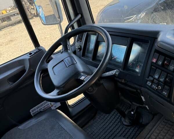 Белый Вольво FL 6, объемом двигателя 5.5 л и пробегом 185 тыс. км за 38000 $, фото 7 на Automoto.ua