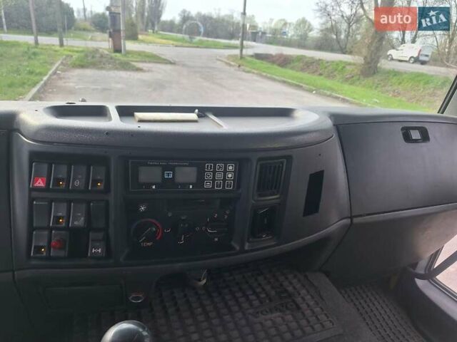 Желтый Вольво FL 6, объемом двигателя 6 л и пробегом 600 тыс. км за 10000 $, фото 11 на Automoto.ua
