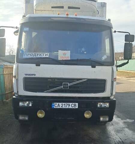 Белый Вольво FL 7, объемом двигателя 0 л и пробегом 1000 тыс. км за 19800 $, фото 1 на Automoto.ua