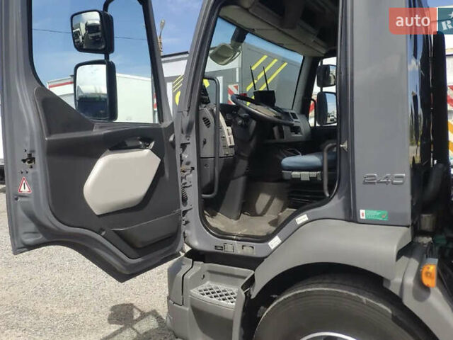 Сірий Вольво FL 7, об'ємом двигуна 7.1 л та пробігом 486 тис. км за 29900 $, фото 9 на Automoto.ua