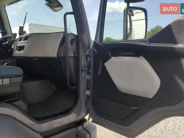 Сірий Вольво FL 7, об'ємом двигуна 7.1 л та пробігом 486 тис. км за 29900 $, фото 13 на Automoto.ua