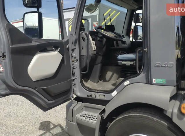 Серый Вольво FL 7, объемом двигателя 7.2 л и пробегом 487 тыс. км за 29900 $, фото 11 на Automoto.ua