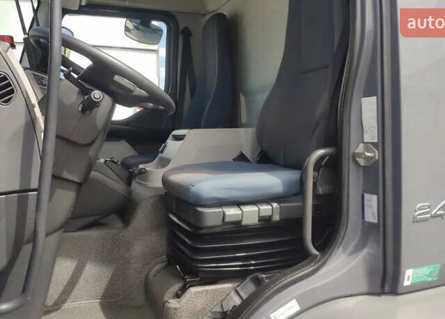 Серый Вольво FL 7, объемом двигателя 7.2 л и пробегом 487 тыс. км за 29900 $, фото 12 на Automoto.ua