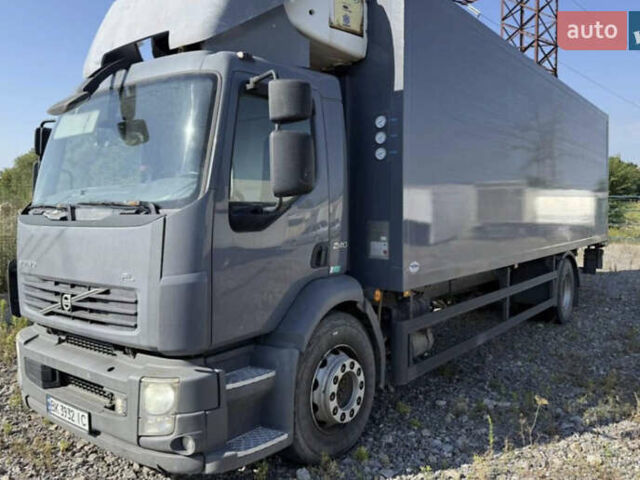 Серый Вольво FL 7, объемом двигателя 7.2 л и пробегом 487 тыс. км за 29900 $, фото 1 на Automoto.ua