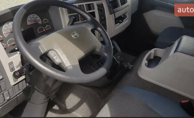 Серый Вольво FL 7, объемом двигателя 7.2 л и пробегом 487 тыс. км за 29900 $, фото 8 на Automoto.ua