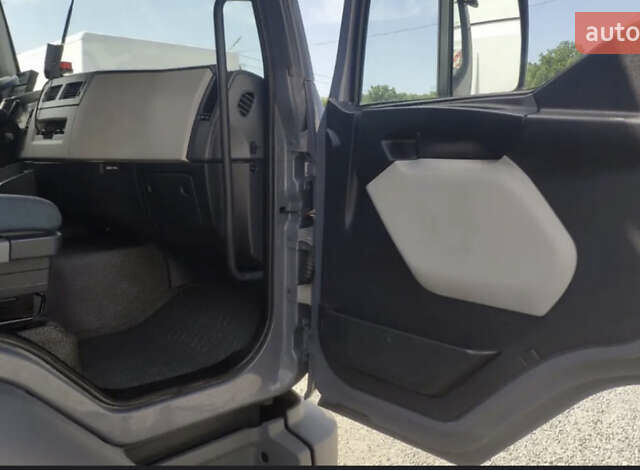 Серый Вольво FL 7, объемом двигателя 7.2 л и пробегом 487 тыс. км за 29900 $, фото 13 на Automoto.ua