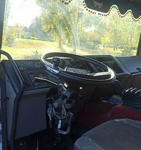 Білий Вольво ФЛЦ, об'ємом двигуна 3.99 л та пробігом 300 тис. км за 7500 $, фото 7 на Automoto.ua