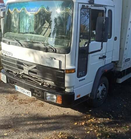 Білий Вольво ФЛЦ, об'ємом двигуна 3.99 л та пробігом 300 тис. км за 7500 $, фото 9 на Automoto.ua