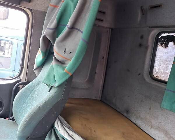 Белый Вольво FM 10, объемом двигателя 0 л и пробегом 409 тыс. км за 32000 $, фото 3 на Automoto.ua