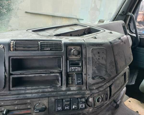 Белый Вольво FM 10, объемом двигателя 0 л и пробегом 409 тыс. км за 32000 $, фото 2 на Automoto.ua