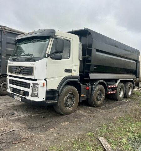 Белый Вольво FM 10, объемом двигателя 9.99 л и пробегом 800 тыс. км за 45000 $, фото 2 на Automoto.ua