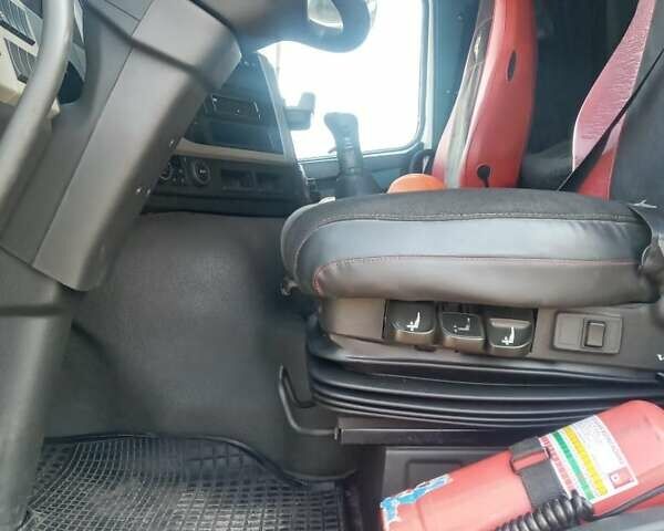 Білий Вольво FM 11, об'ємом двигуна 10.84 л та пробігом 835 тис. км за 18000 $, фото 4 на Automoto.ua