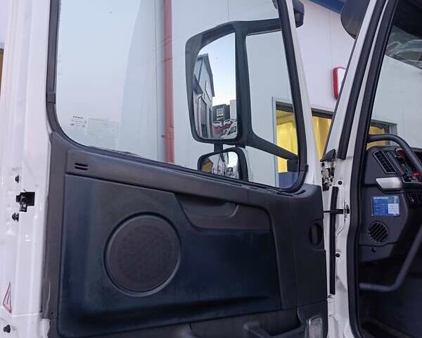 Білий Вольво FM 11, об'ємом двигуна 10.84 л та пробігом 465 тис. км за 16470 $, фото 8 на Automoto.ua