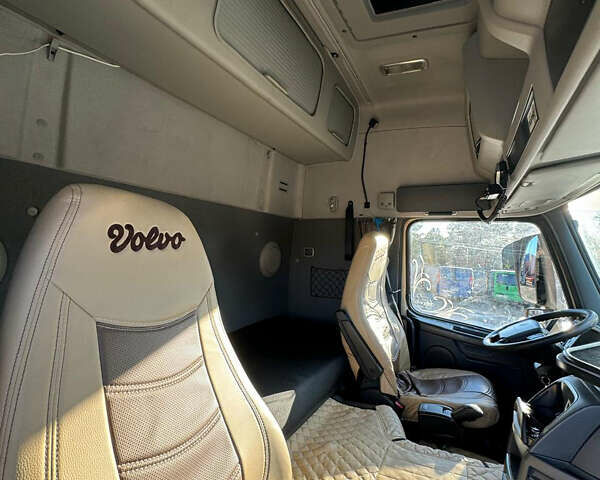Вольво FM 11 2011 в Вараш (Кузнецовск) на Automoto.ua Бежевый Вольво FM 11, объемом двигателя 10.84 л и пробегом 1000 тыс. км за 19999 $, фото 36 на Automoto.ua