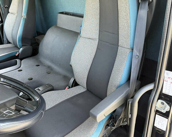 Черный Вольво FM 11, объемом двигателя 10.8 л и пробегом 257 тыс. км за 51500 $, фото 18 на Automoto.ua