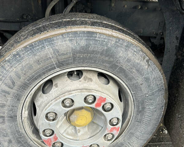 Червоний Вольво FM 11, об'ємом двигуна 10.8 л та пробігом 826 тис. км за 11900 $, фото 10 на Automoto.ua