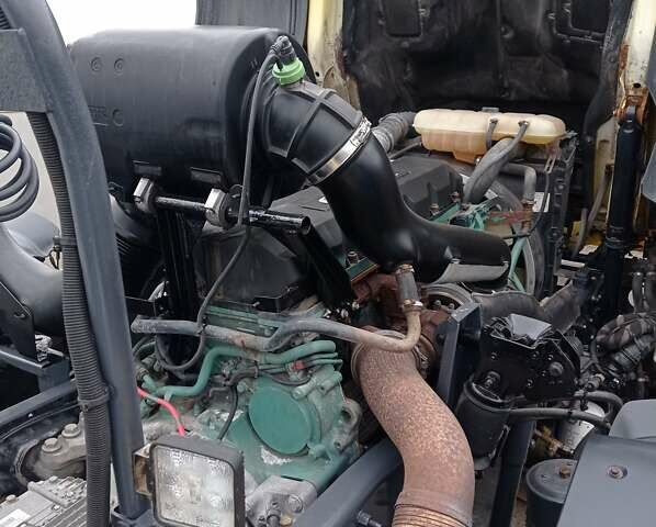 Желтый Вольво FM 11, объемом двигателя 11 л и пробегом 808 тыс. км за 32800 $, фото 20 на Automoto.ua