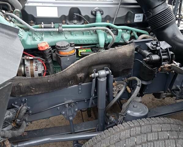 Желтый Вольво FM 11, объемом двигателя 11 л и пробегом 808 тыс. км за 32800 $, фото 29 на Automoto.ua