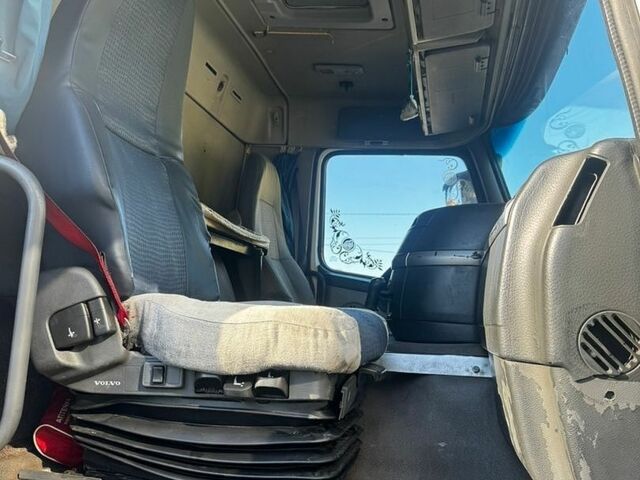 Білий Вольво ФМ 12, об'ємом двигуна 9.4 л та пробігом 2 тис. км за 17500 $, фото 4 на Automoto.ua