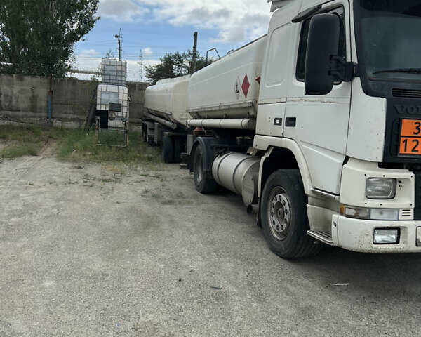 Вольво ФМ 12 1999 у Дніпро (Дніпропетровську) на Automoto.ua Білий Вольво ФМ 12, об'ємом двигуна 0 л та пробігом 900 тис. км за 11000 $, фото 2 на Automoto.ua