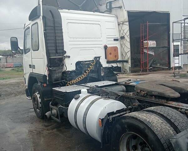 Белый Вольво ФМ 12, объемом двигателя 12.13 л и пробегом 890 тыс. км за 6900 $, фото 6 на Automoto.ua