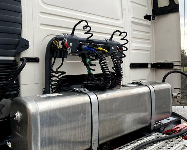 Белый Вольво ФМ 12, объемом двигателя 10.84 л и пробегом 1 тыс. км за 17500 $, фото 9 на Automoto.ua
